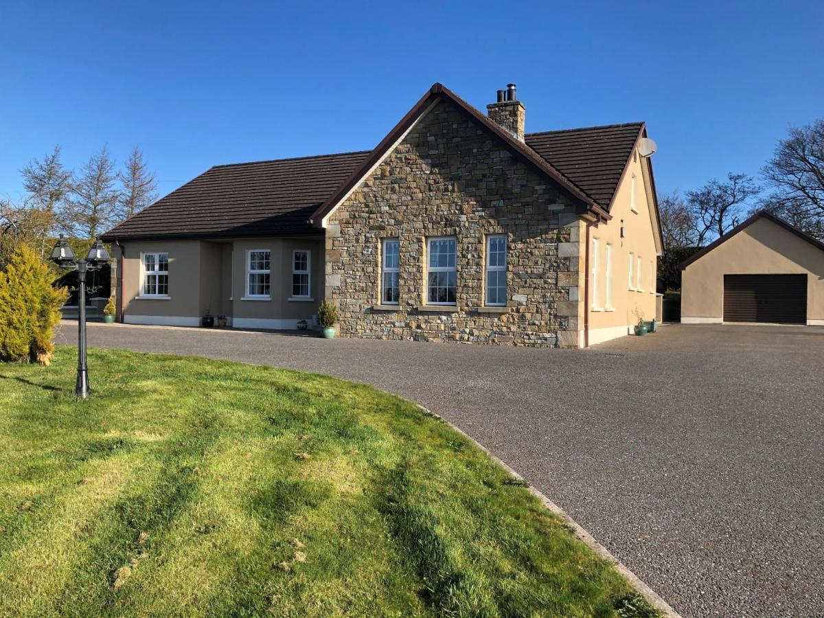 The Bungalow Villa Omagh Esterno foto